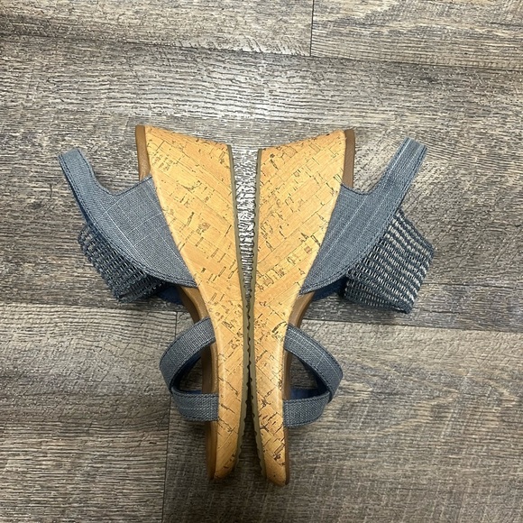 Skechers Luxe Foam Women's Blue Wedge Sandals - Picture 3 of 12